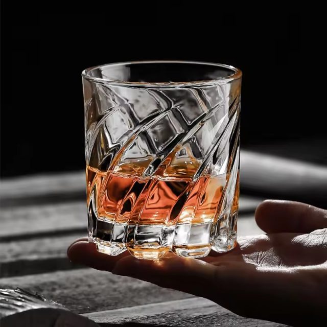 Whisky glasses manufacturer (3) Whisky glasses manufacturer (3)