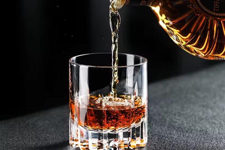 Whisky glasses production factory (4)