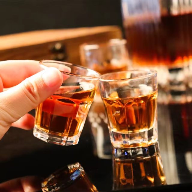 Wholesale shot glasses (4) Wholesale shot glasses (4)